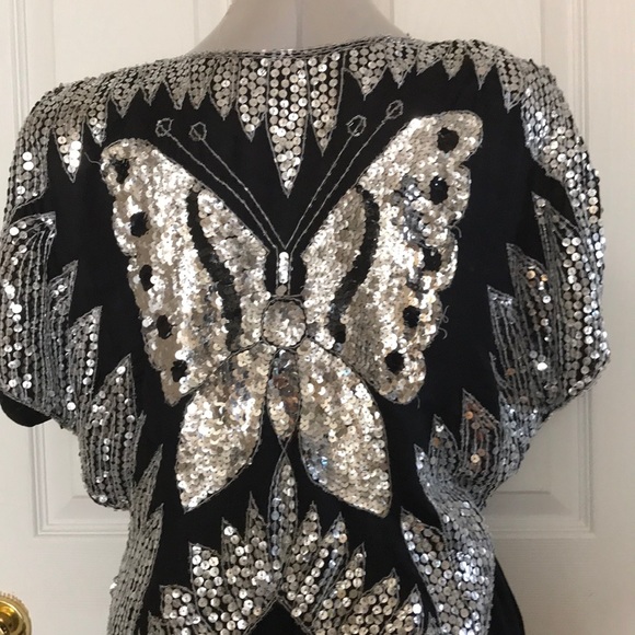 ⭐️Cute shiny sparkling 💯% silk top⭐️ - Picture 4 of 5
